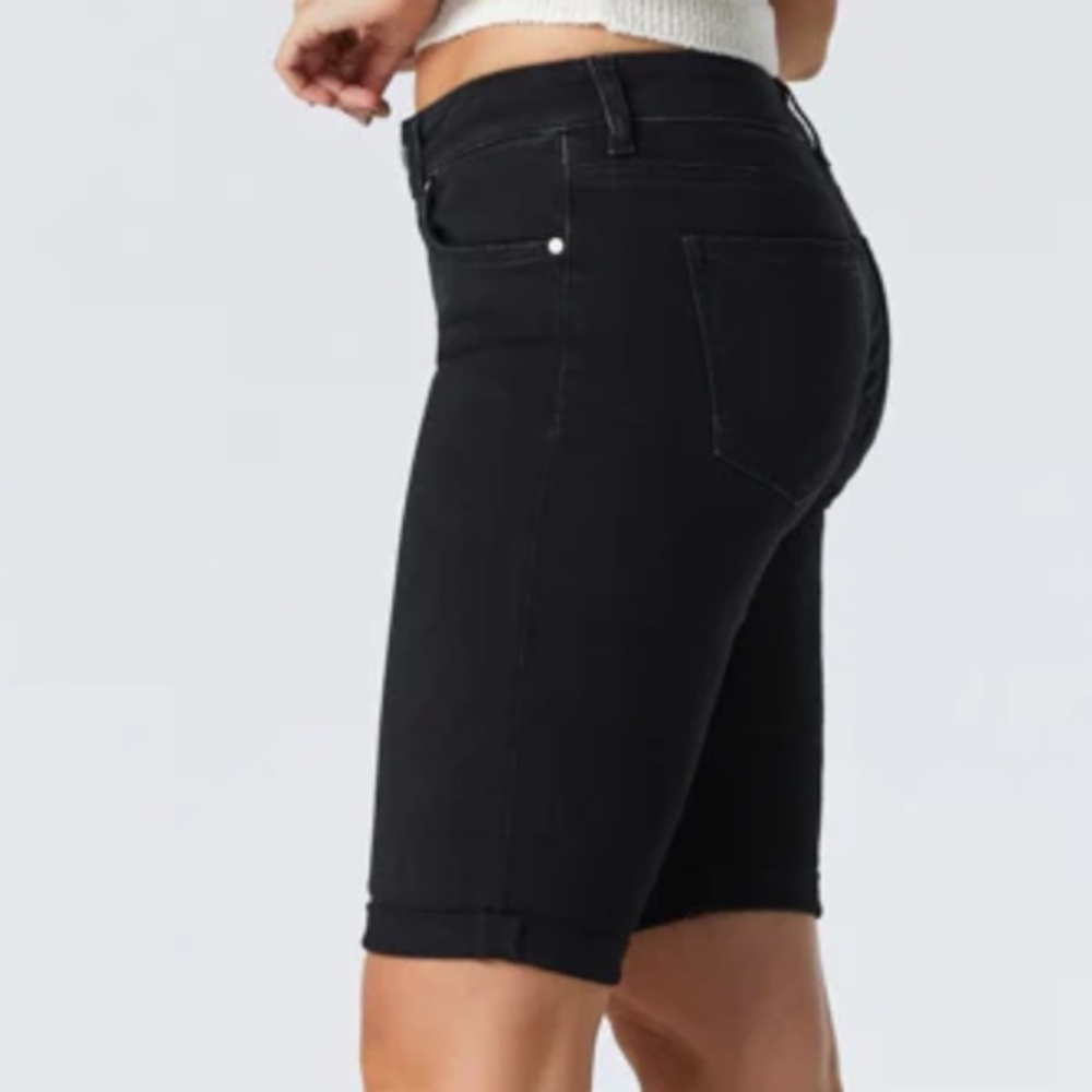 NEW Women's Black Wash Stretch Cuffed Long Bermuda 12" inseam Jean Shorts 8